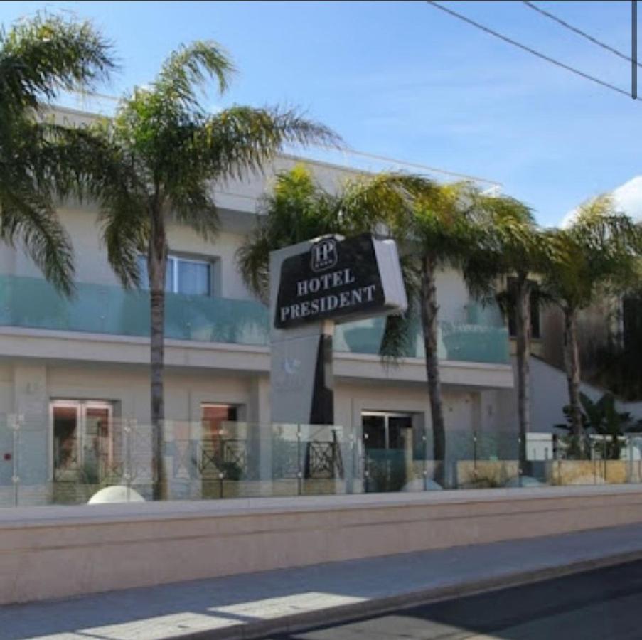 Hotel Presidente Porto Cesareo Bagian luar foto