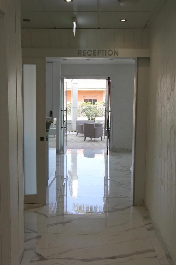 Hotel Presidente Porto Cesareo Bagian luar foto