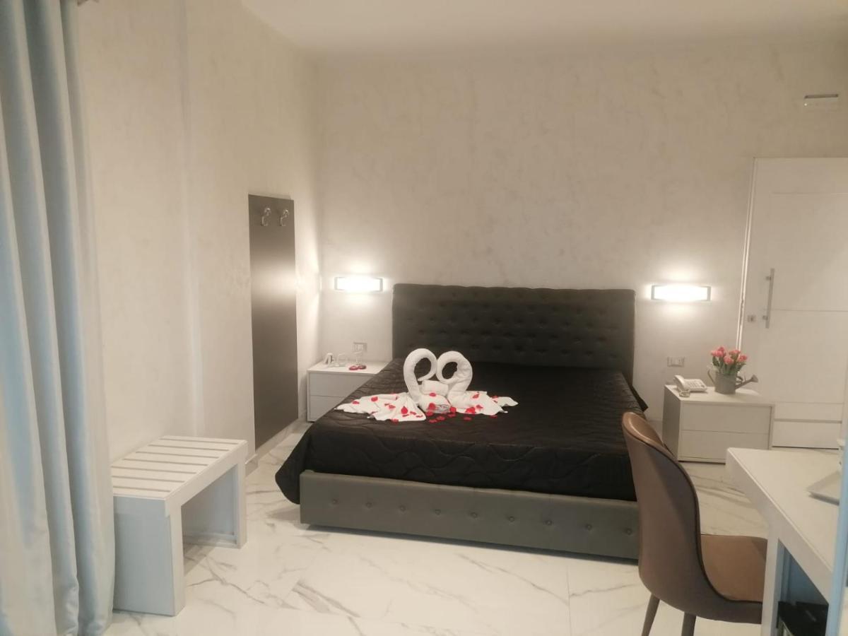 Hotel Presidente Porto Cesareo Bagian luar foto