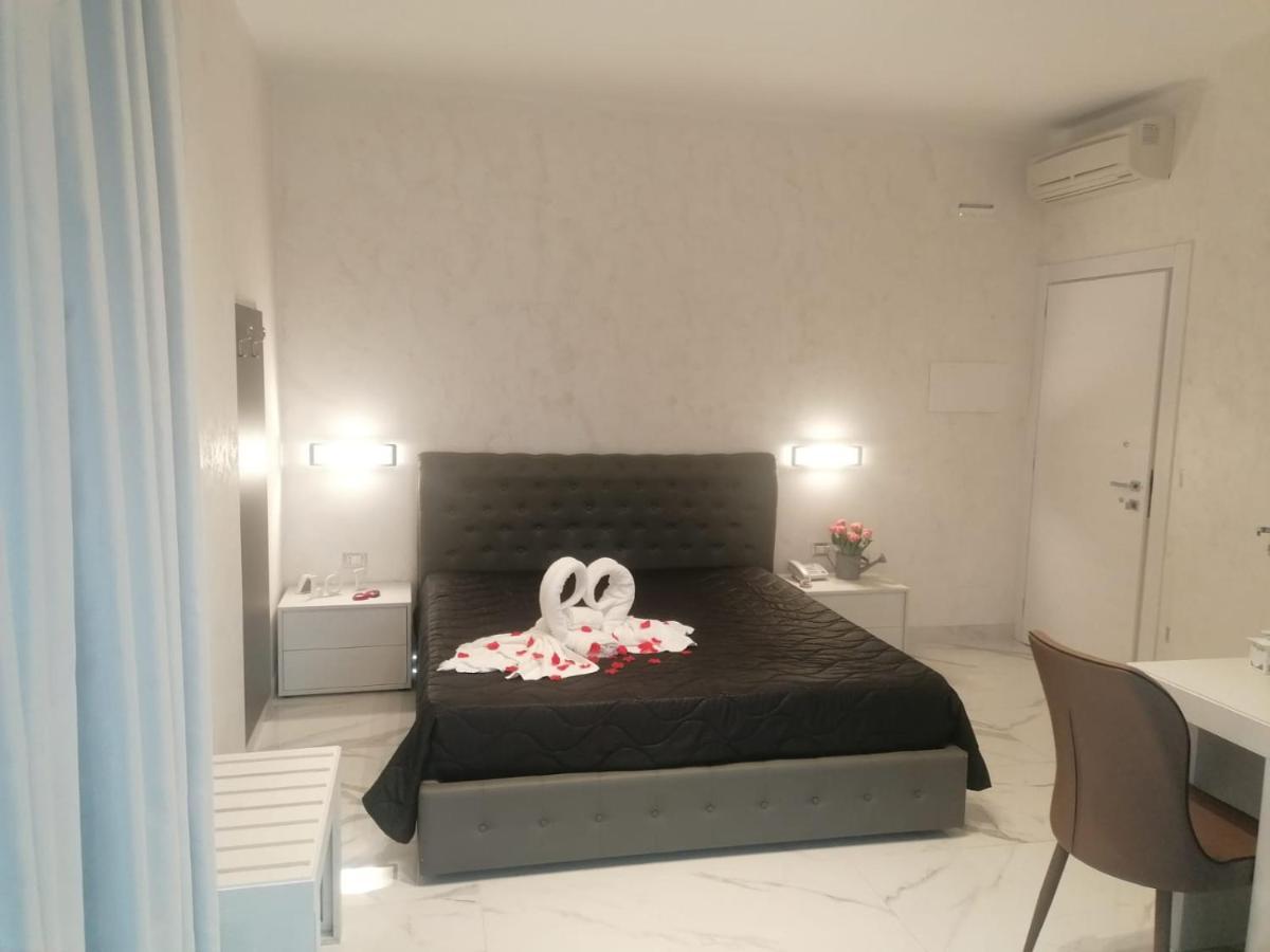 Hotel Presidente Porto Cesareo Bagian luar foto
