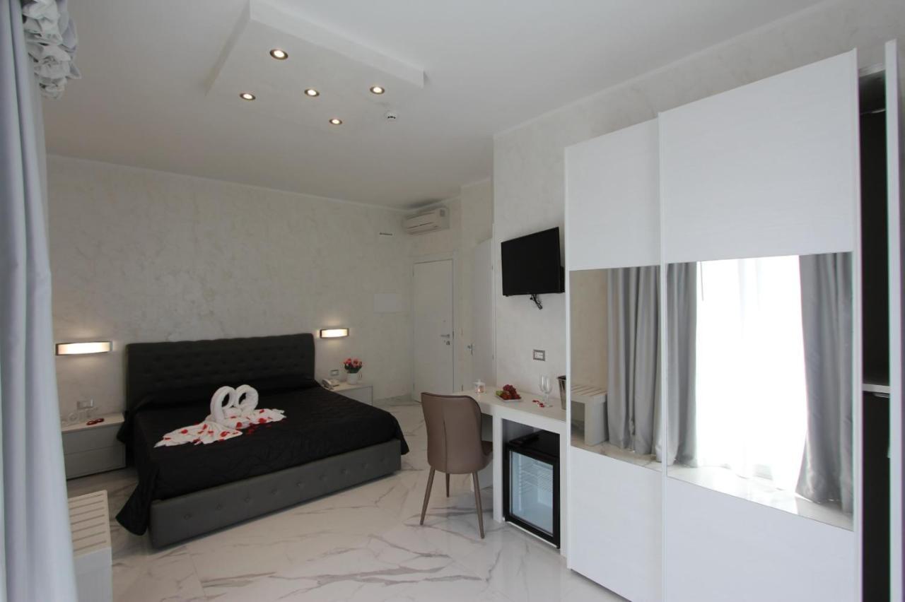 Hotel Presidente Porto Cesareo Bagian luar foto