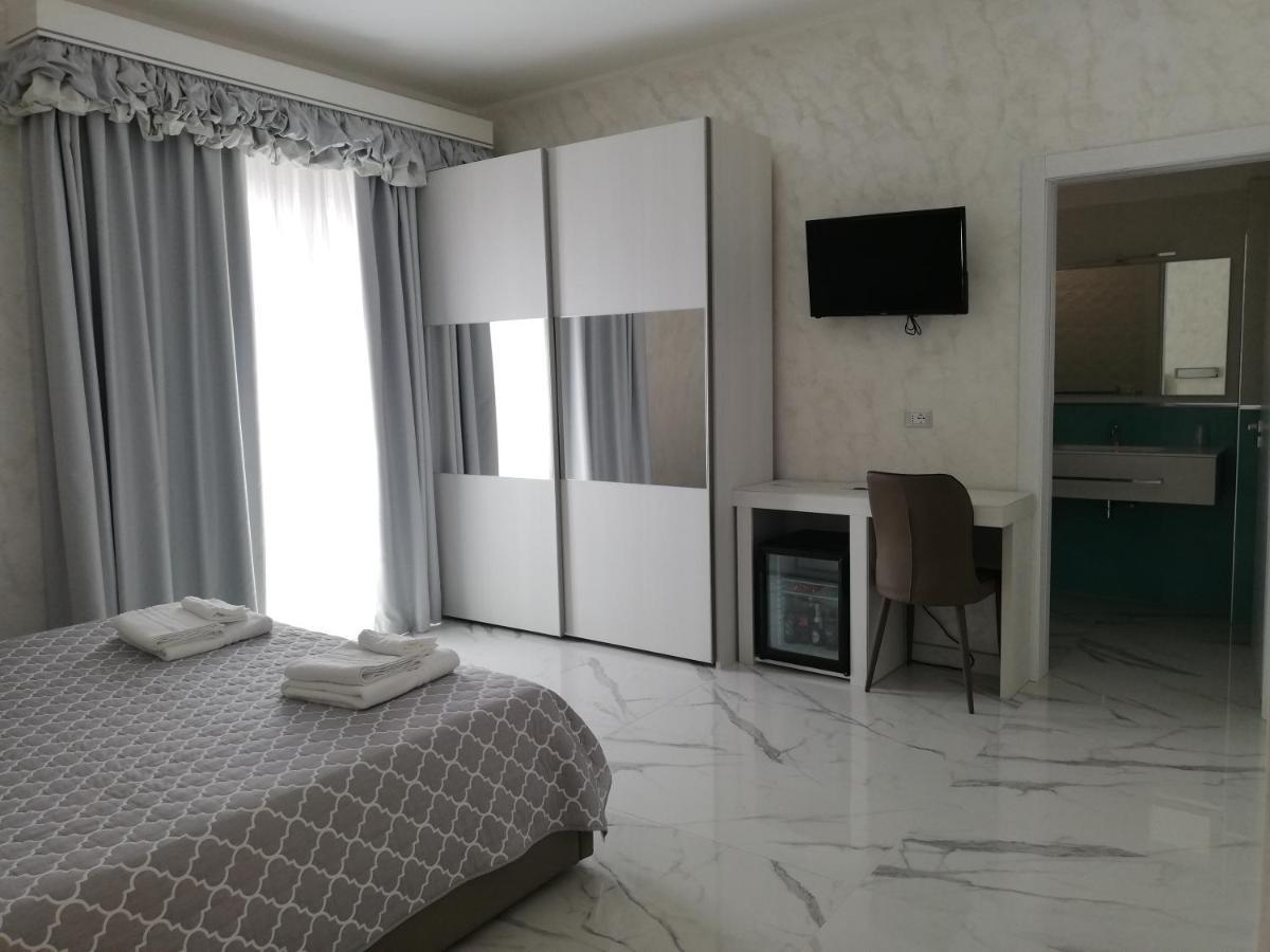 Hotel Presidente Porto Cesareo Bagian luar foto
