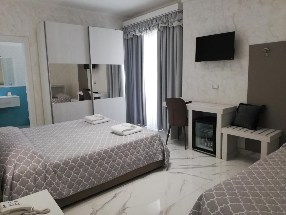 Hotel Presidente Porto Cesareo Bagian luar foto
