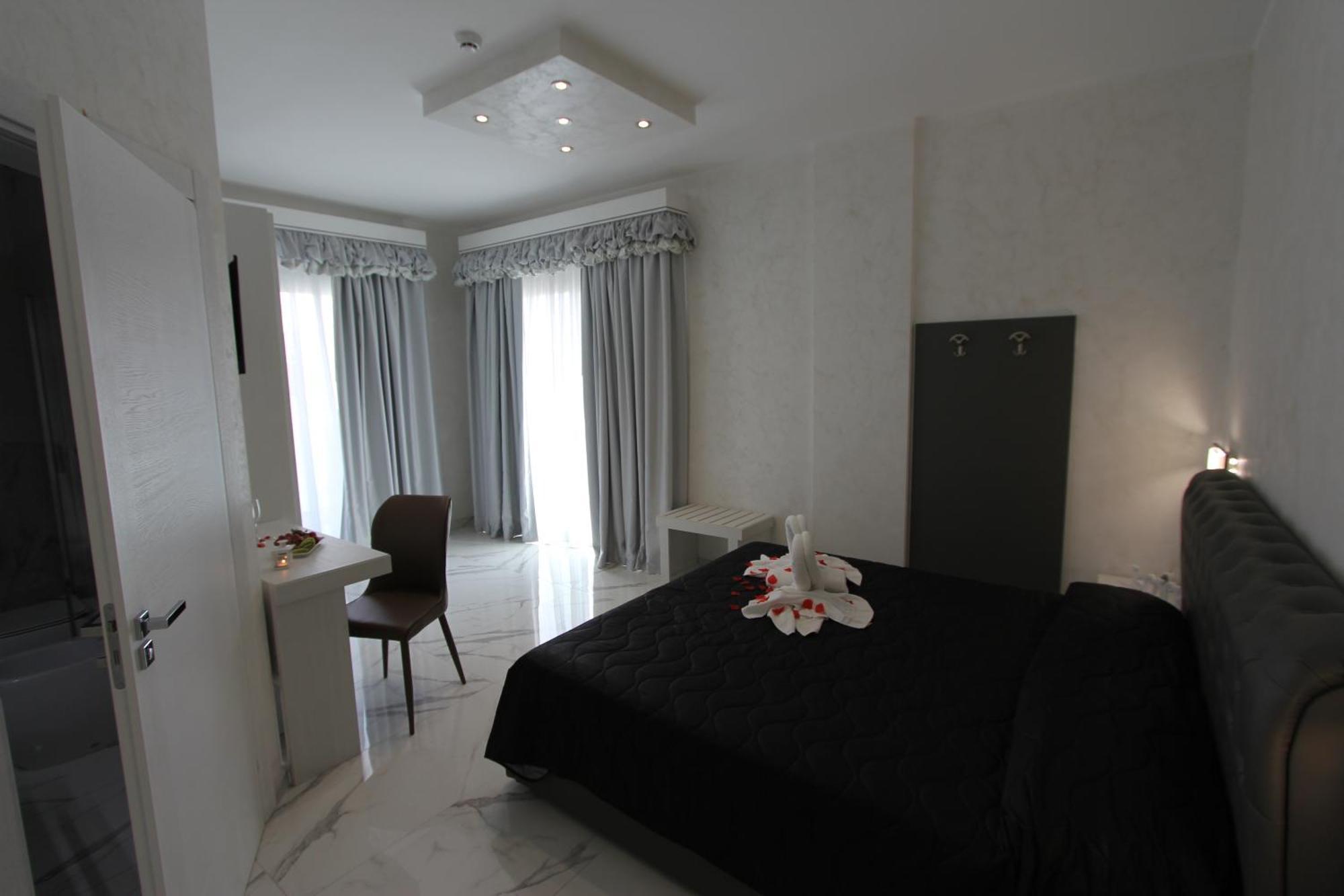 Hotel Presidente Porto Cesareo Bagian luar foto