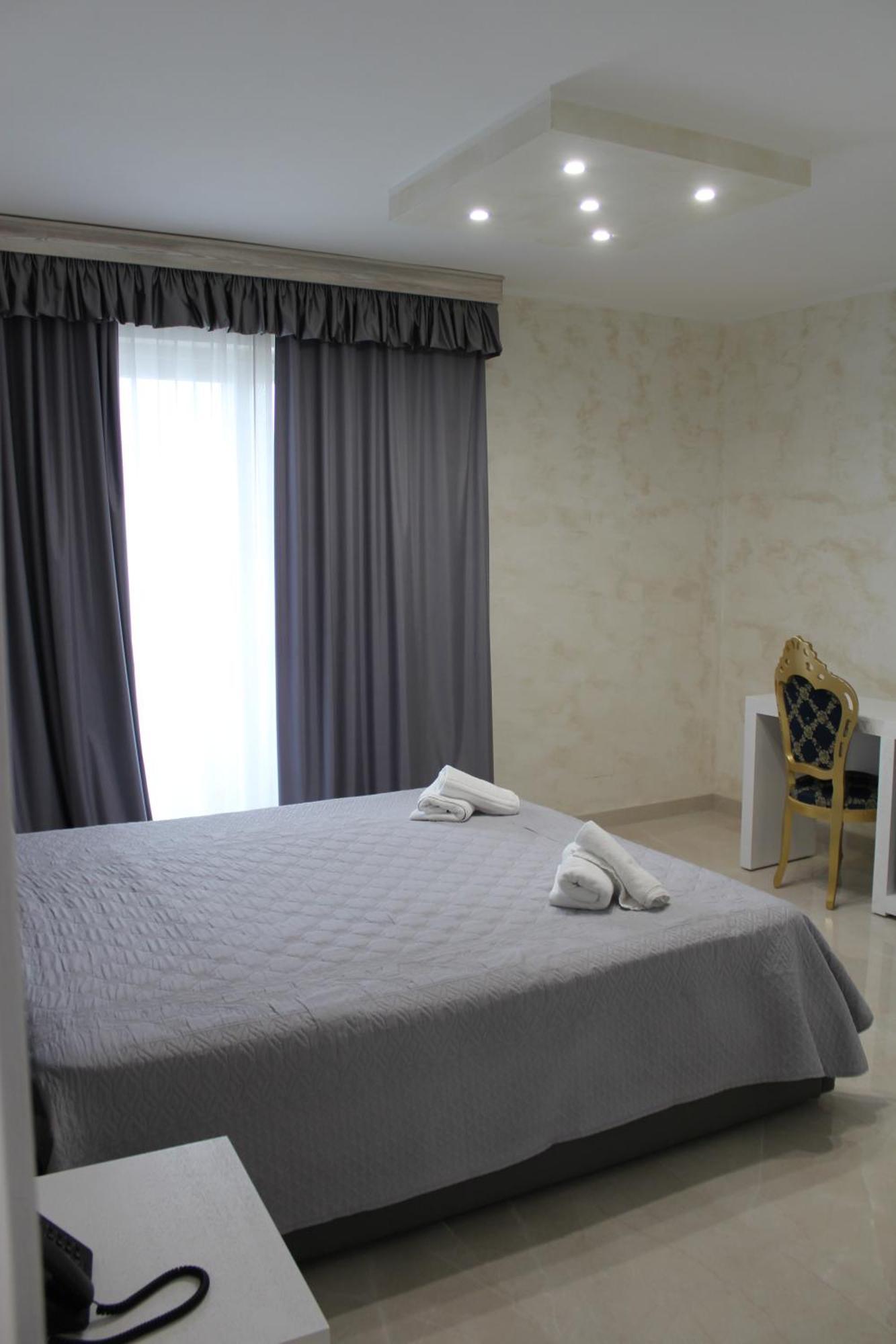 Hotel Presidente Porto Cesareo Bagian luar foto